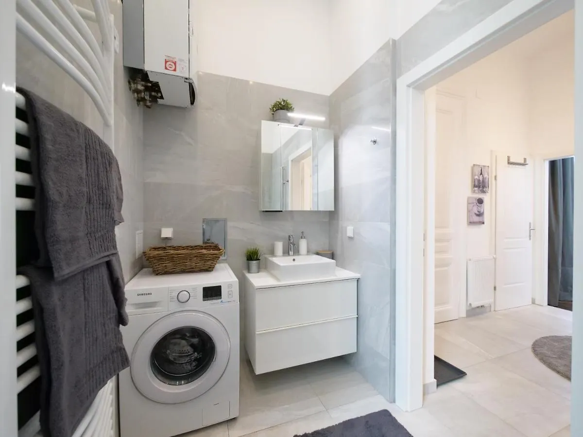 Stylish City Center Apartment Vienna