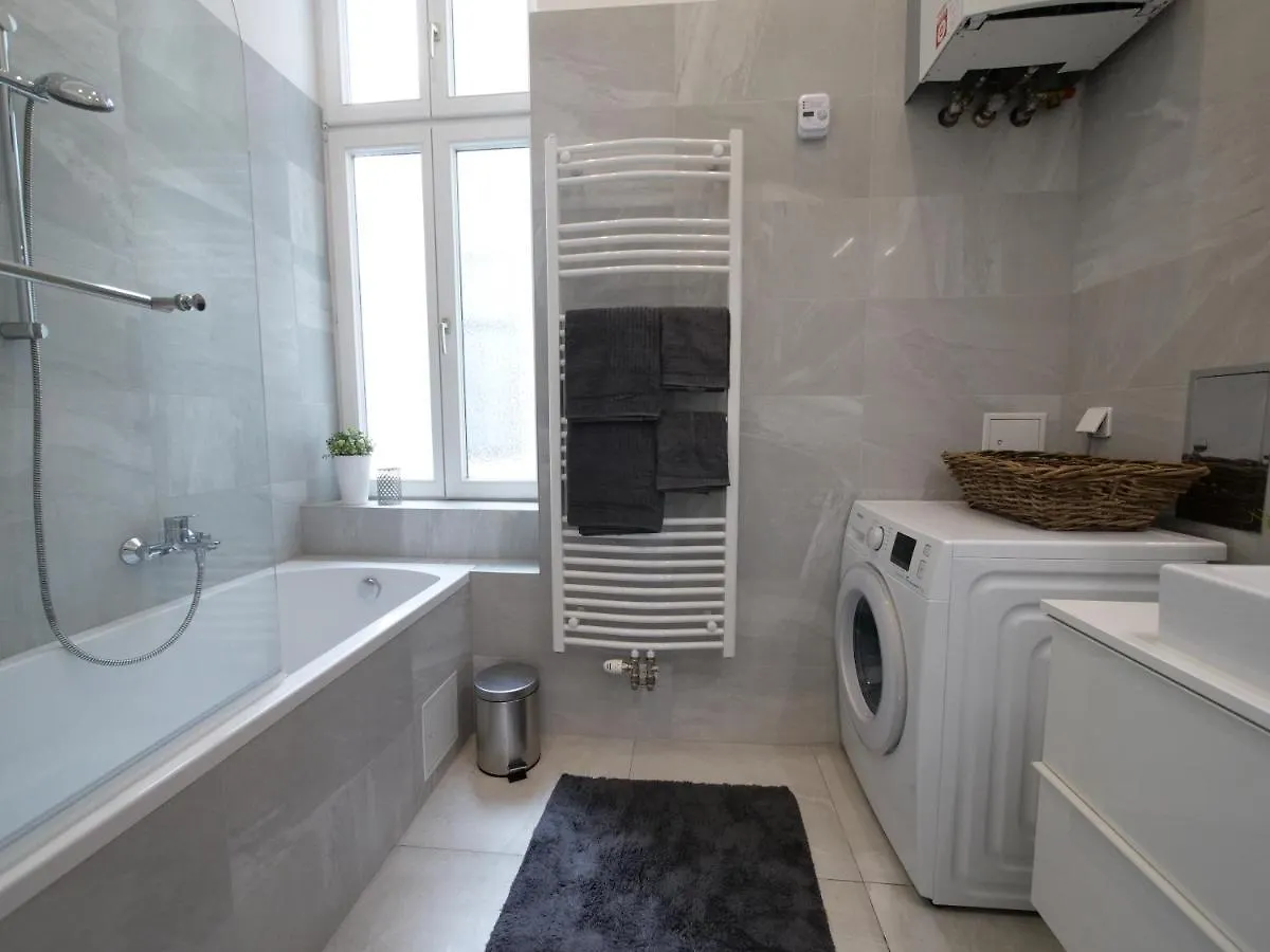Stylish City Center Apartment Vienna