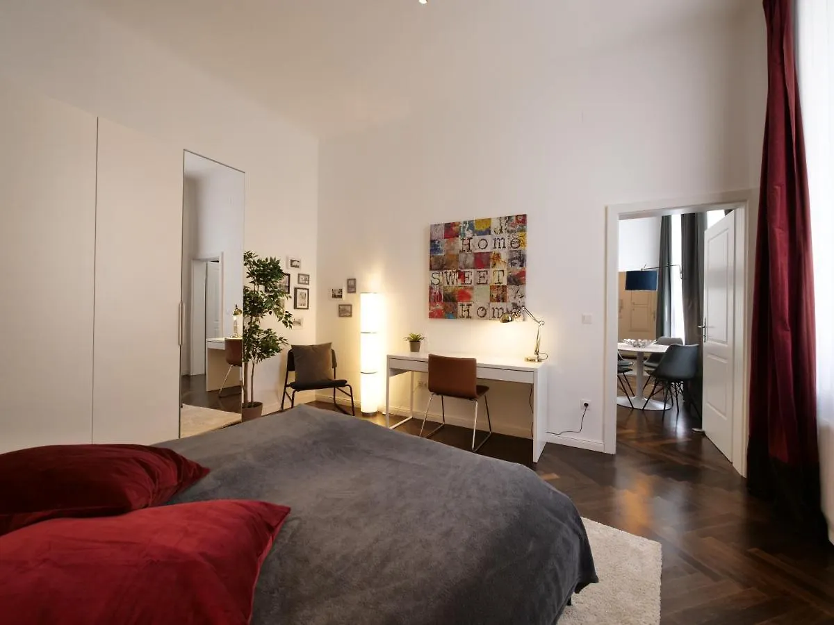 Stylish City Center Apartment Vienna