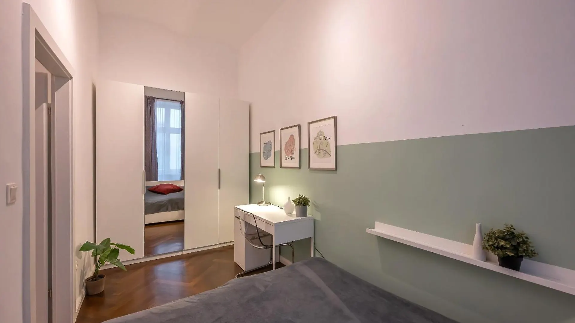Stylish City Center Apartment Vienna